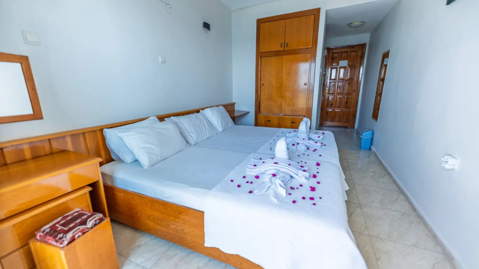 Dreibettzimmer mit Bergblick